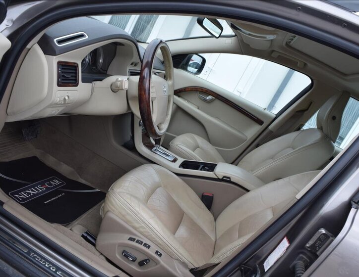 Volvo XC70 Kombi 2,4 l 120 kw