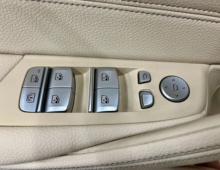 BMW Řada 5 Sedan / Limuzína 3,0 l 250 kw