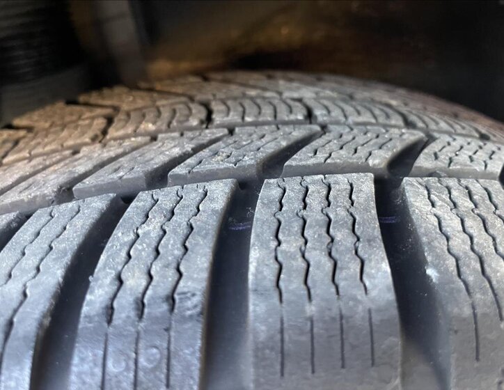 Tesla Model 3 Sedan 0,0 239 kw