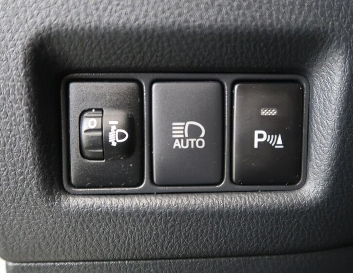 Toyota C-HR SUV / Terénní 1,8 l 72 kw