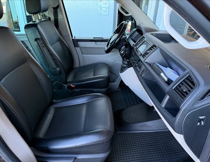 Volkswagen Transporter 12