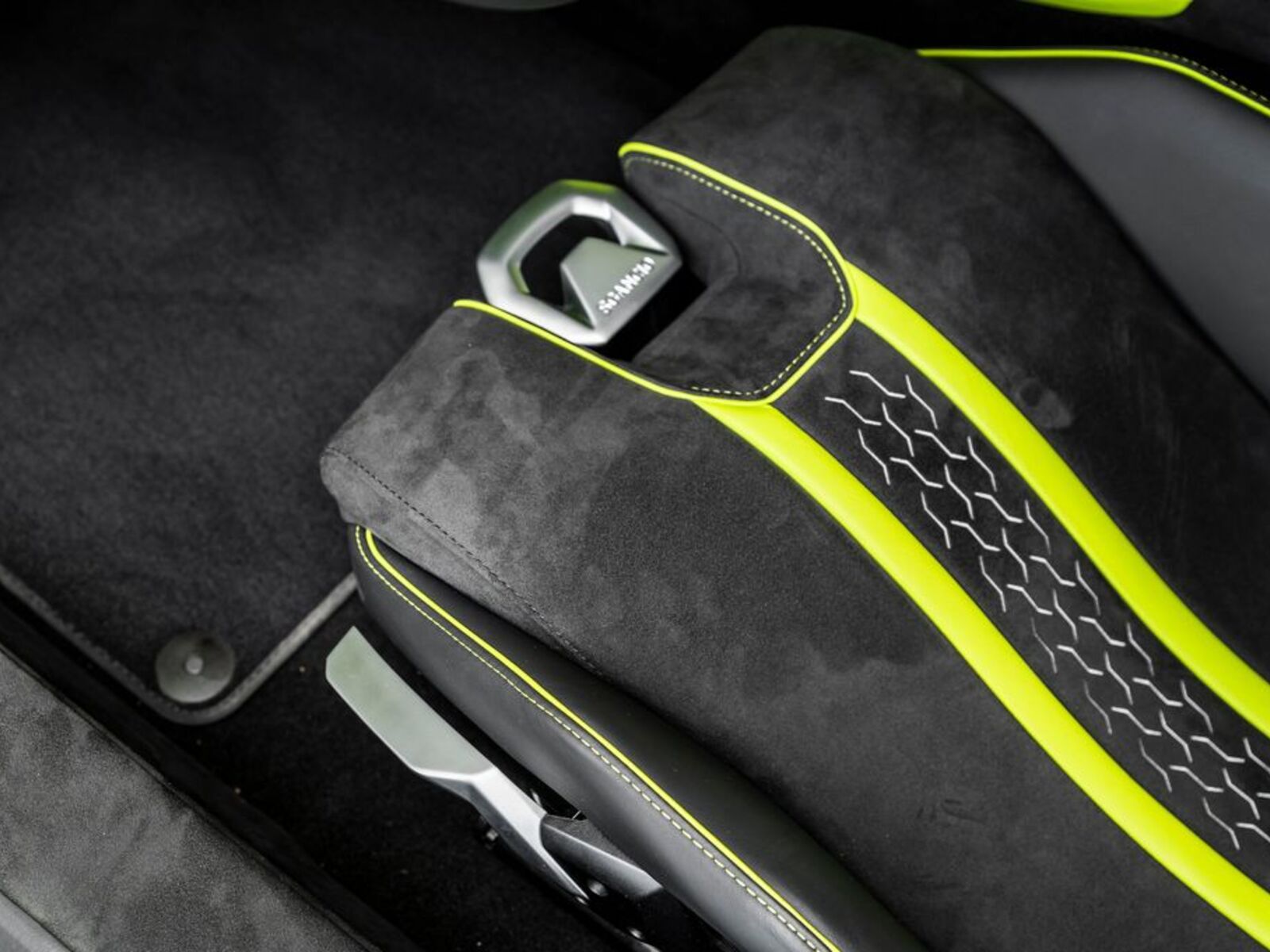 Lamborghini Huracán 16