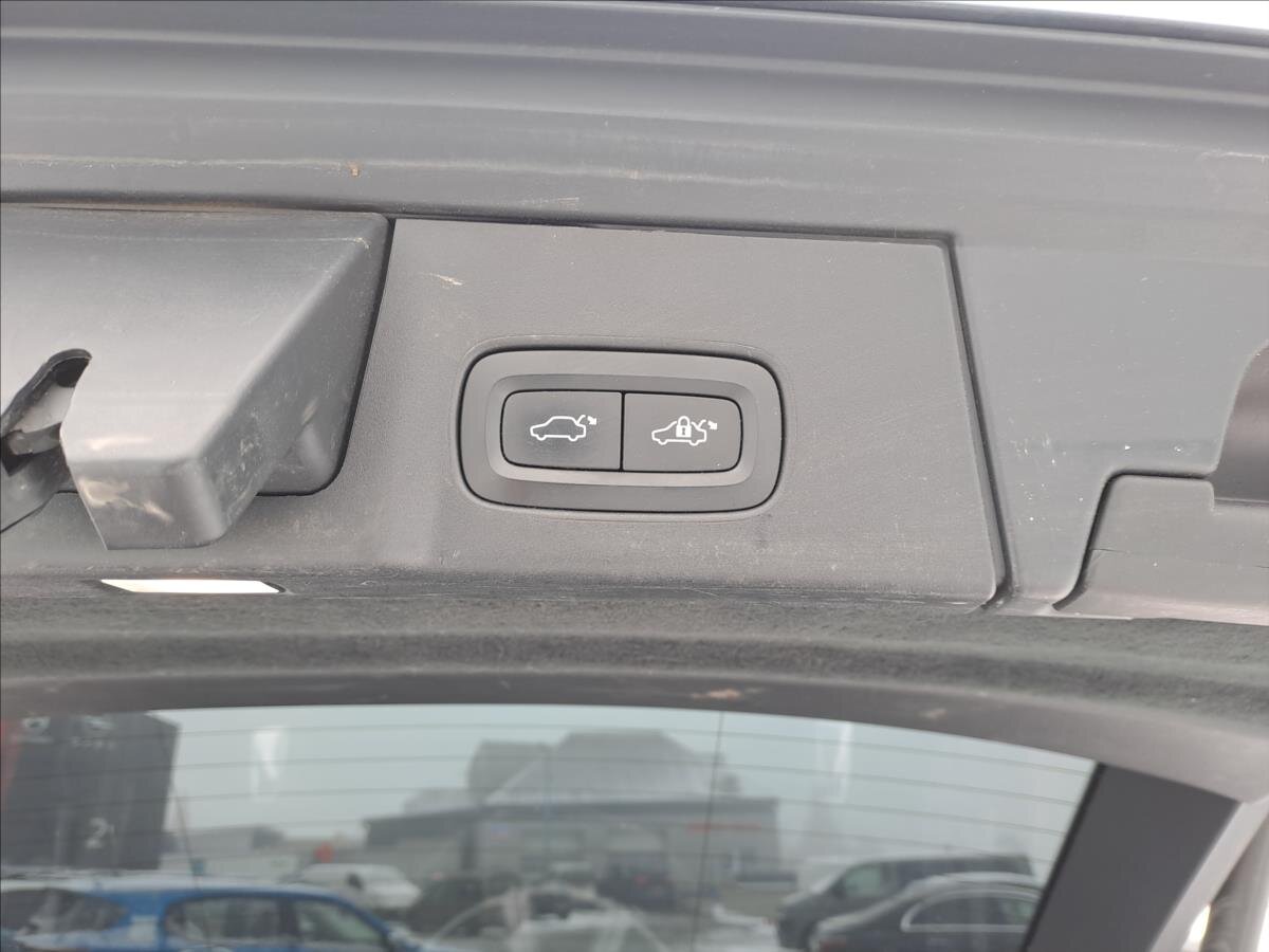 Volvo V90 Kombi 2,0 l 187 kw