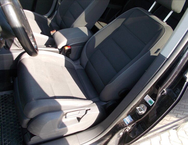 Volkswagen Touran MPV 1,9 l 77 kw