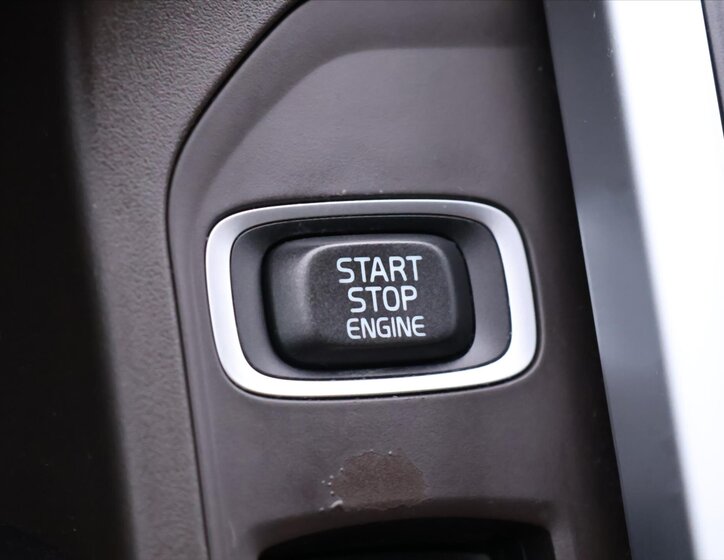 Volvo XC60 SUV 2,4 l 120 kw