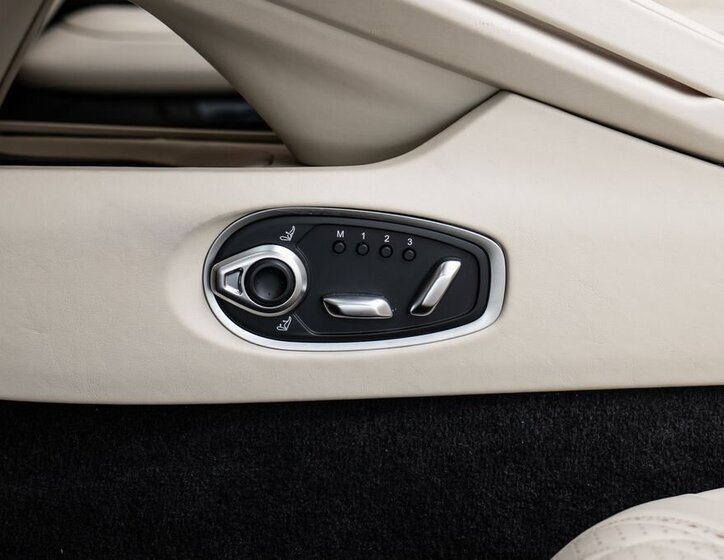 Aston Martin Ostatní Kabriolet 4,0 l 500 kw