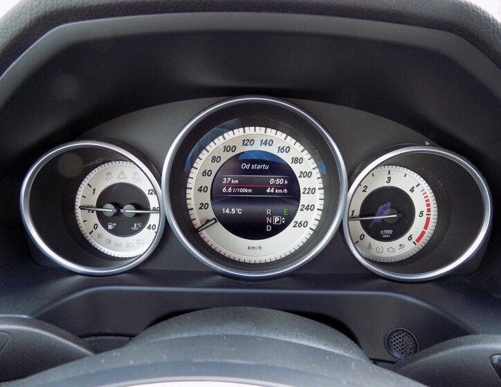 Mercedes-Benz Třídy E Sedan / Limuzína 2,1 l 125 kw