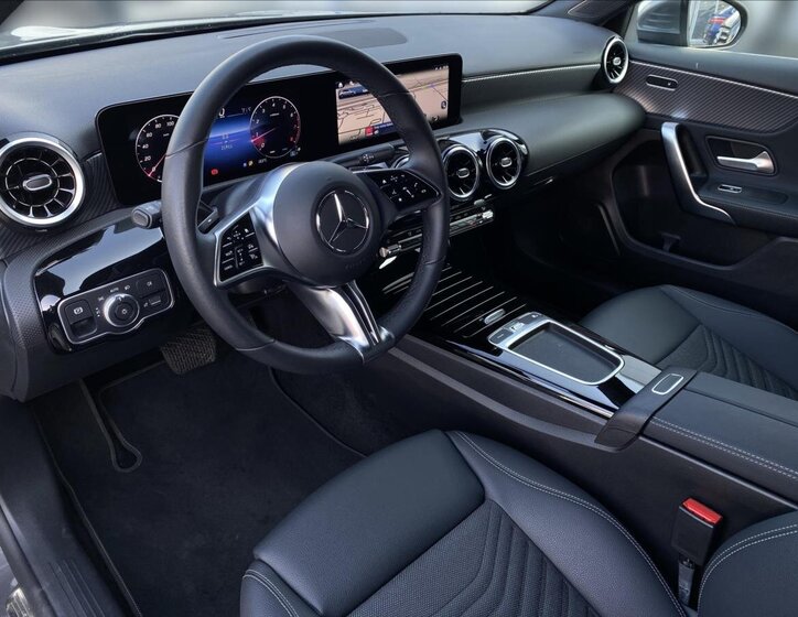 Mercedes-Benz Třídy A Hatchback 1,3 l 120 kw