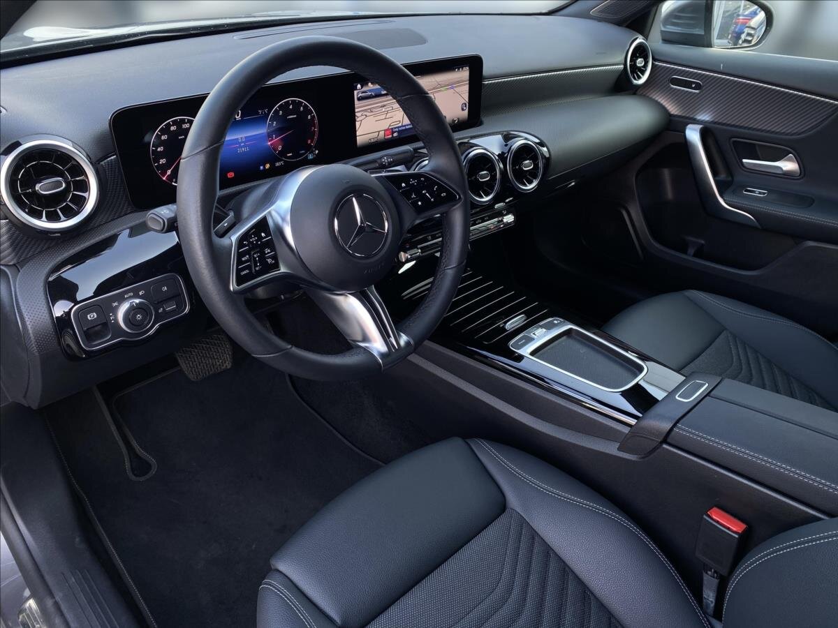 Mercedes-Benz Třídy A Hatchback 1,3 l 120 kw