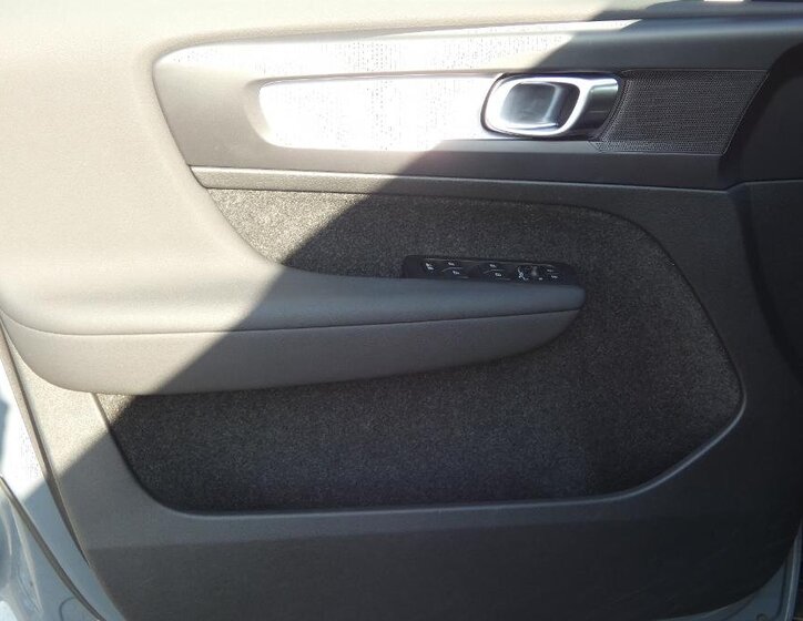 Volvo XC40 SUV / Terénní 1,5 l 95 kw