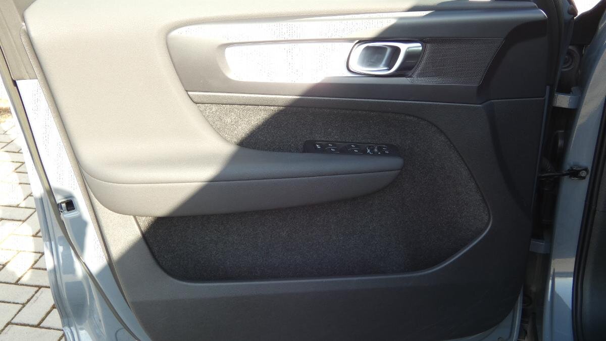 Volvo XC40 SUV / Terénní 1,5 l 95 kw