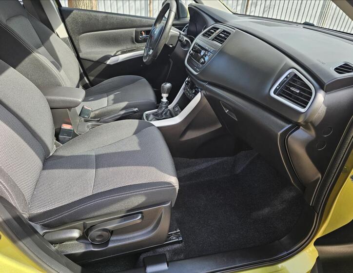 Suzuki SX4 S-Cross 29