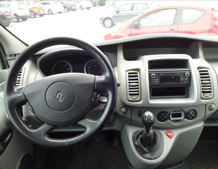 Renault Trafic 33