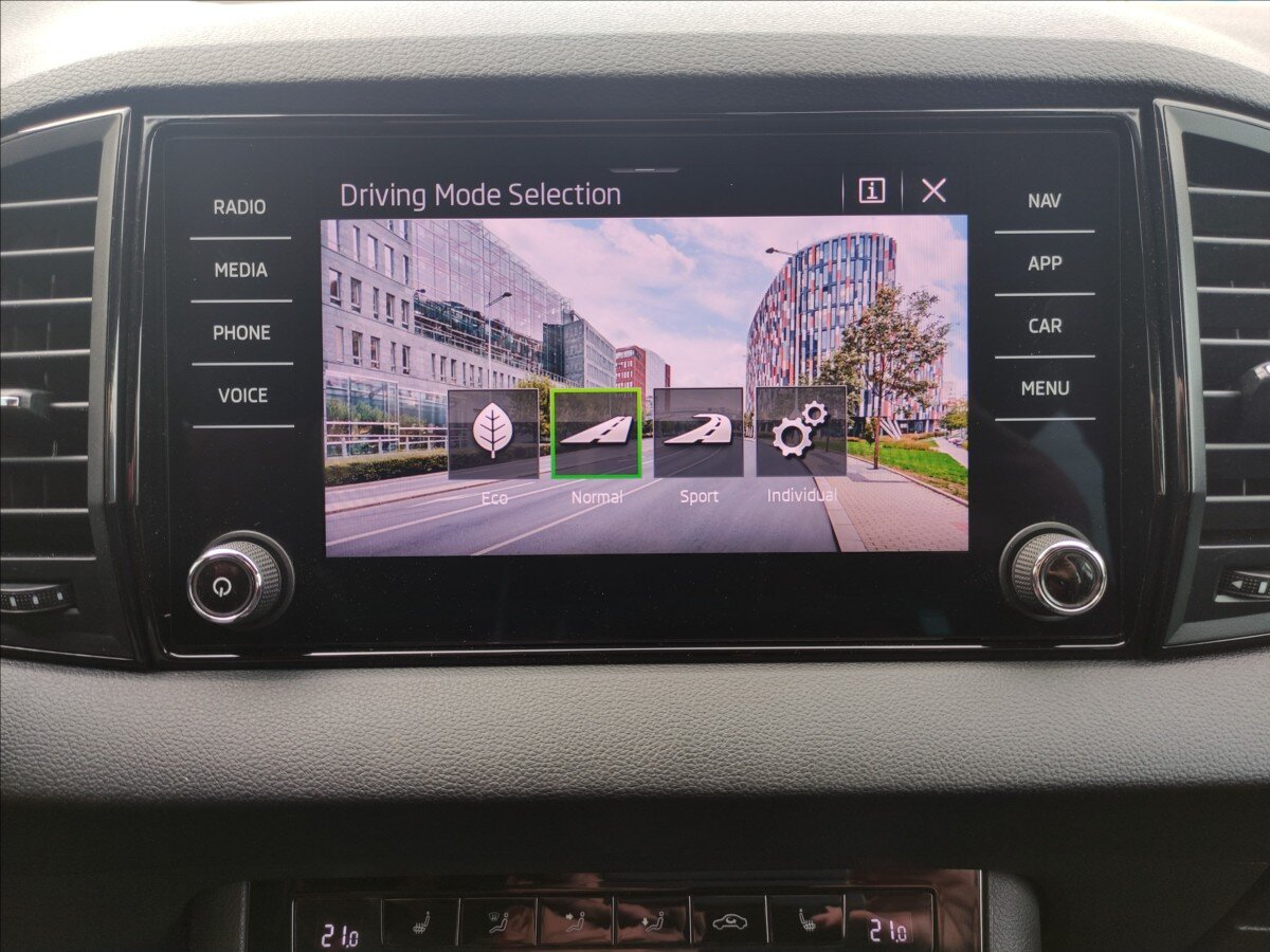 Škoda Karoq SUV / Terénní 1,5 l 110 kw