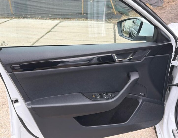 Škoda Superb Sedan 2,0 l 140 kw