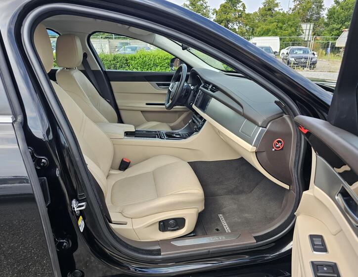 Jaguar XF 34