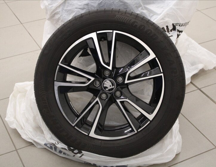 Škoda Fabia Hatchback 999,0 85 kw