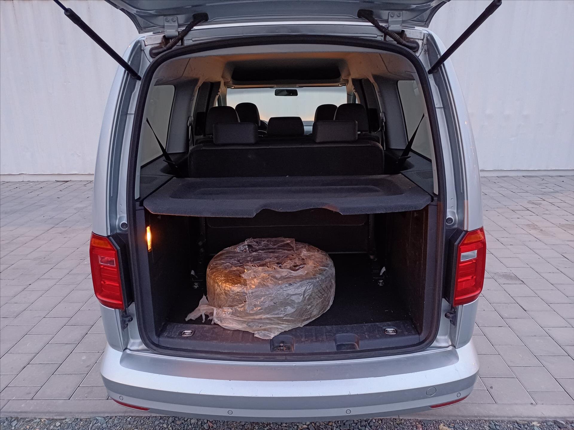 Volkswagen Caddy Kombi 1,4 l 81 kw