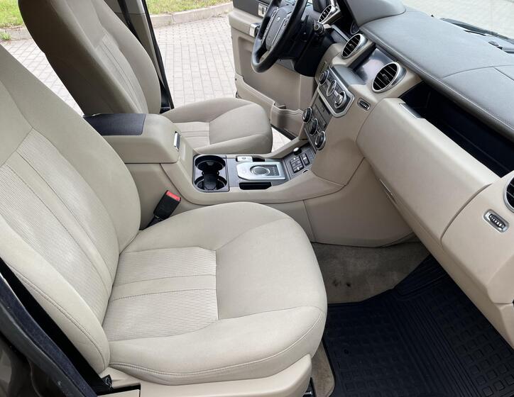 Land Rover Discovery 15