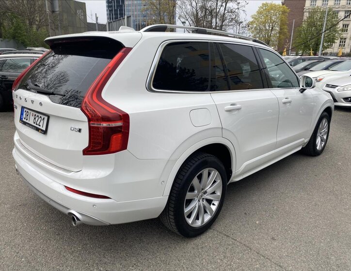 Volvo XC90 SUV / Terénní 2,0 l 173 kw