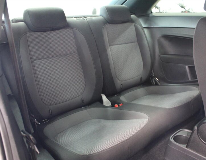Volkswagen Beetle Hatchback 1,2 l 77 kw