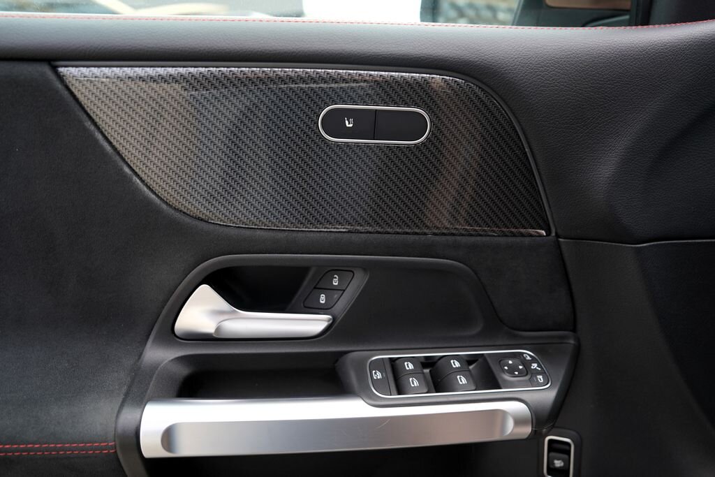 Mercedes-Benz GLB SUV / Terénní 2,0 l 225 kw