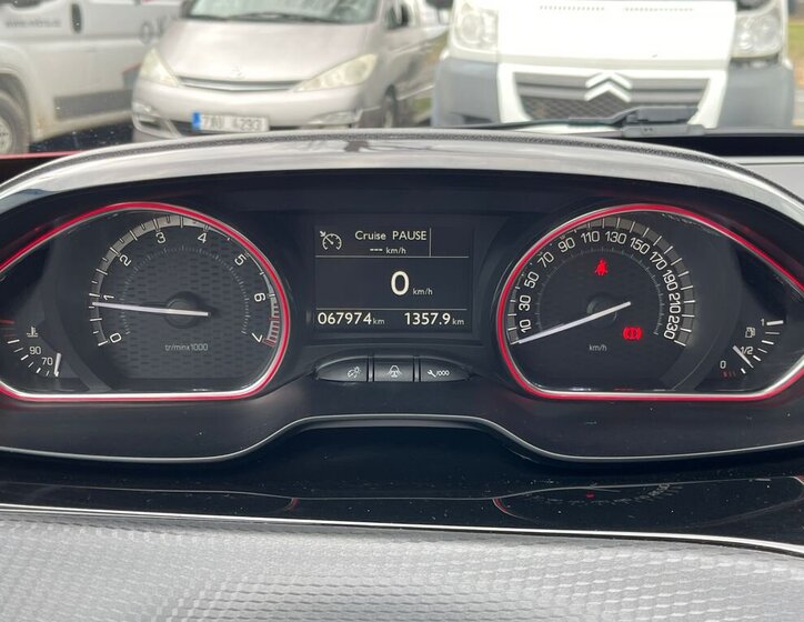 Peugeot 2008 SUV 1,2 l 96 kw