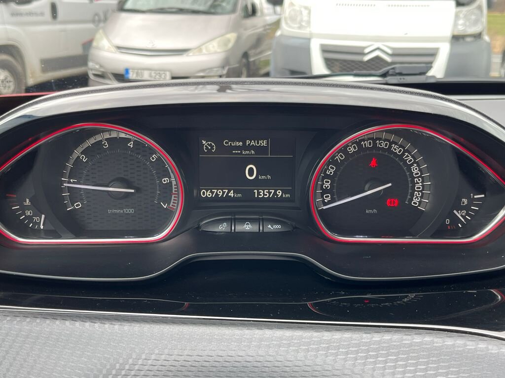 Peugeot 2008 SUV 1,2 l 96 kw