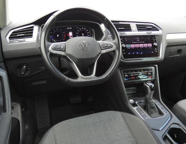 Volkswagen Tiguan 5