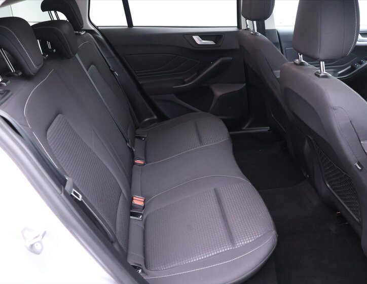 Ford Focus Kombi 999,0 92 kw