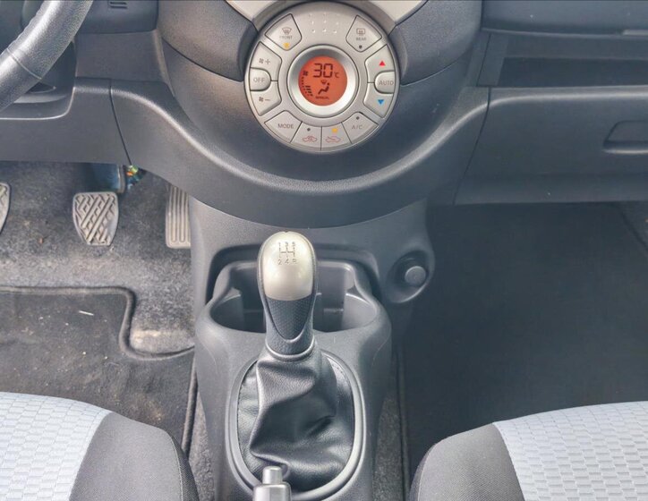 Nissan Micra Hatchback 1,2 l 59 kw