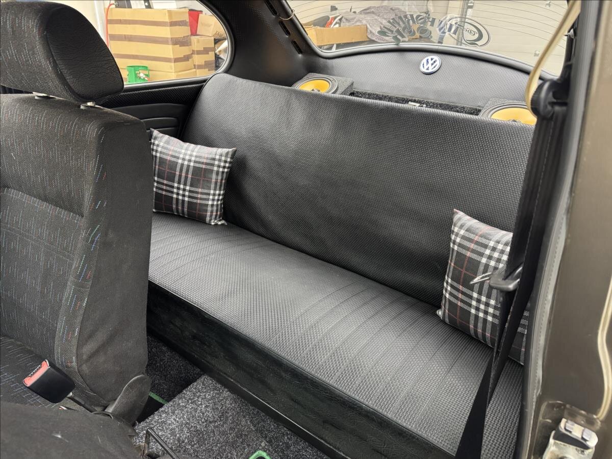 Volkswagen Ostatní Hatchback 1,2 l 30 kw