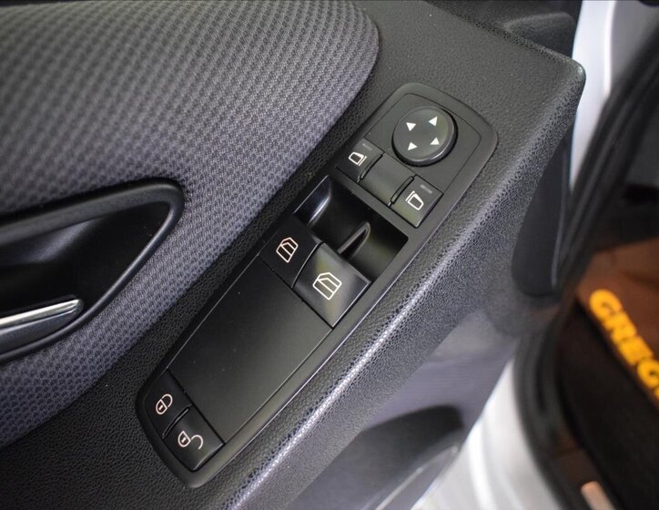 Mercedes-Benz Třídy B Hatchback 1,5 l 70 kw