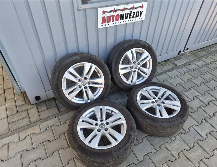 Opel Astra Hatchback 999,0 77 kw