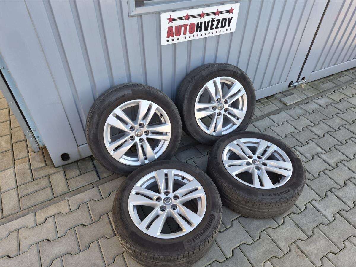 Opel Astra Hatchback 999,0 77 kw