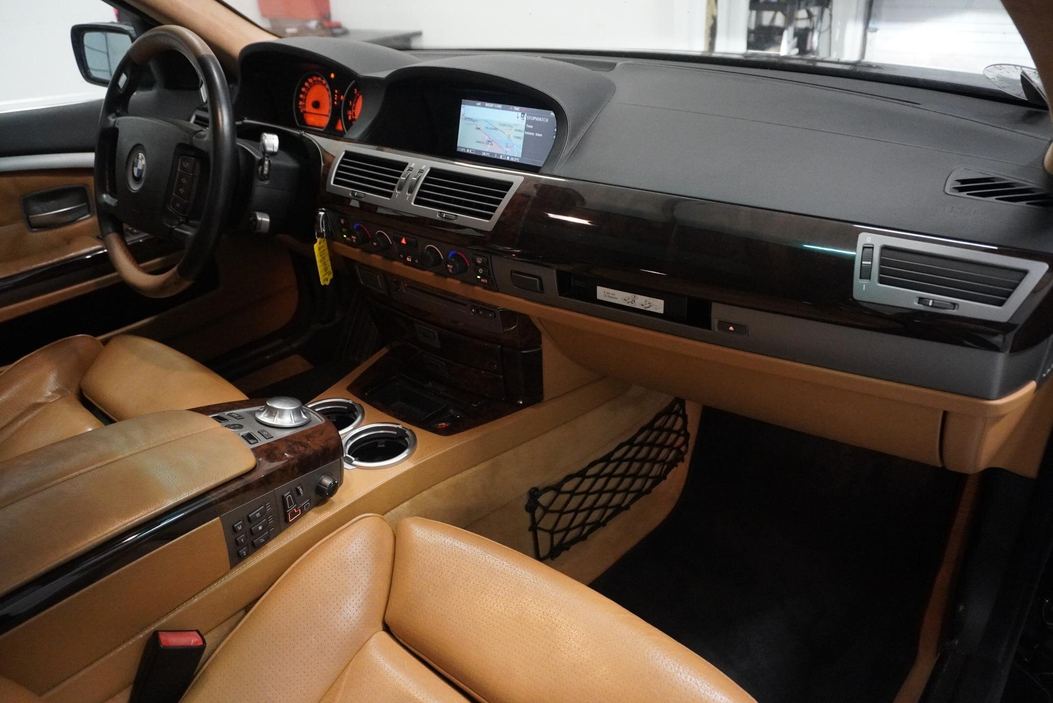 BMW Řada 7 Sedan 6,0 l 327 kw