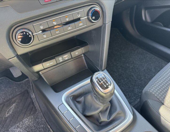 KIA Ceed Hatchback 1,4 l 73 kw