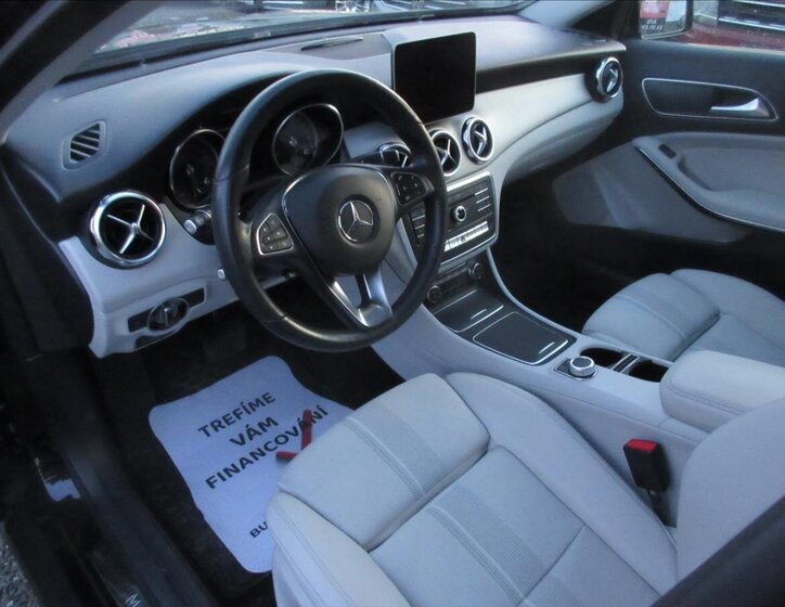 Mercedes-Benz GLA SUV / Terénní 1,6 l 115 kw