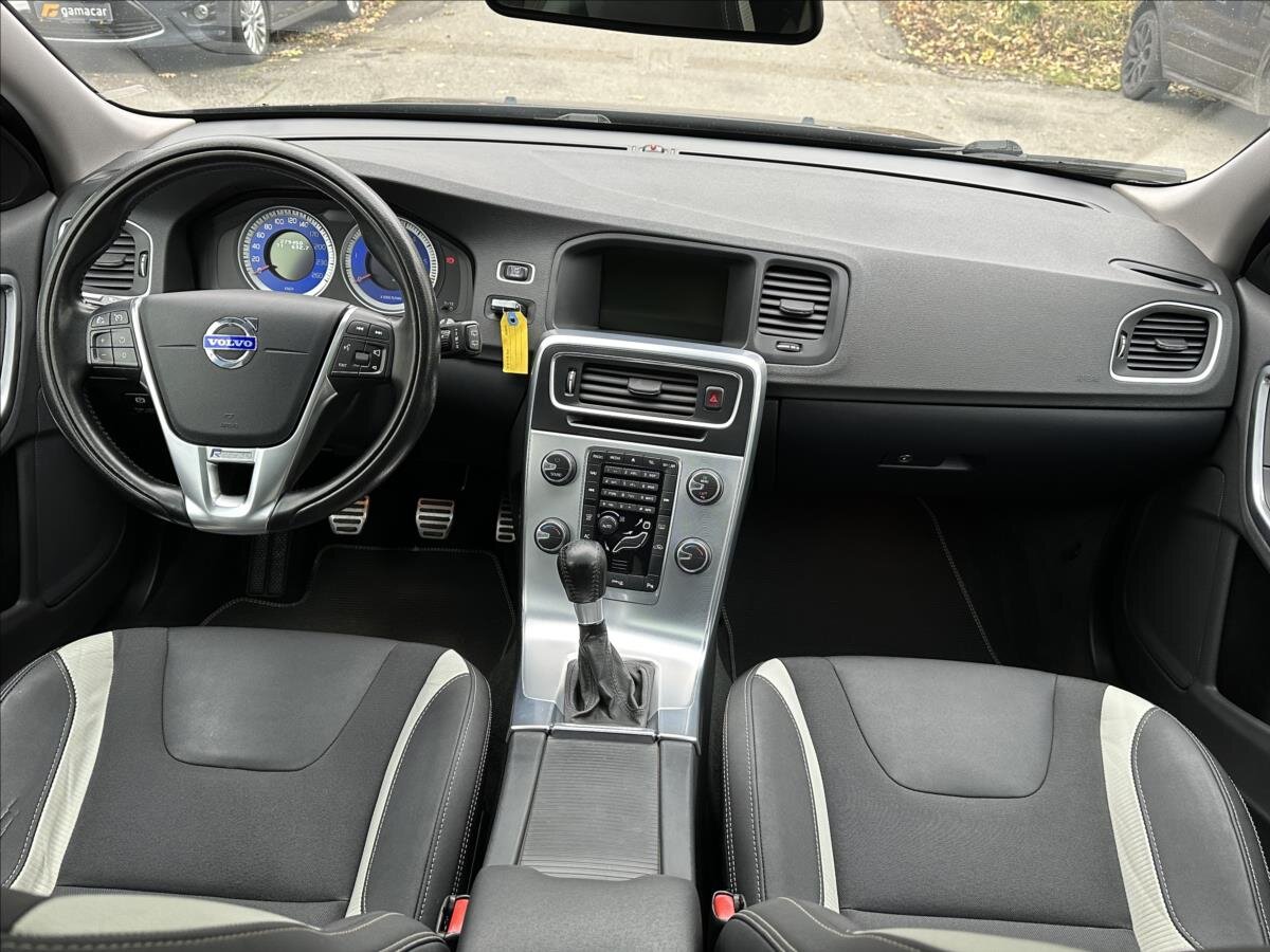 Volvo V60 Kombi 2,4 l 158 kw