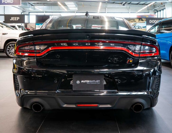 Dodge Charger Sedan / Limuzína 6,4 l 361 kw