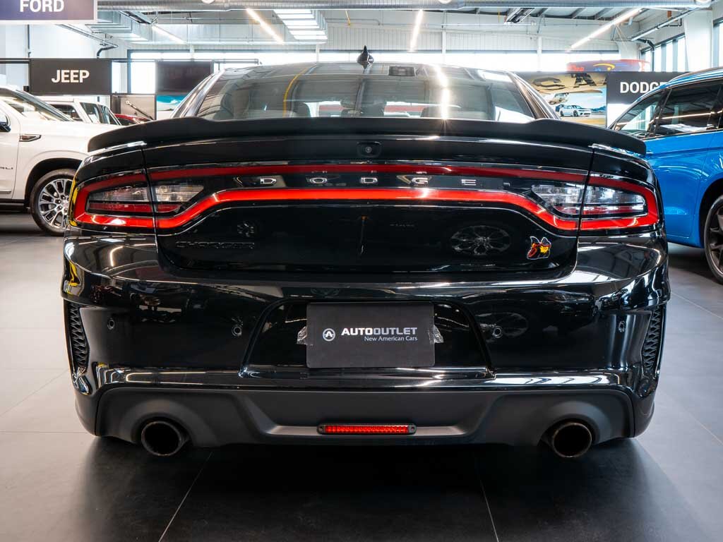 Dodge Charger Sedan / Limuzína 6,4 l 361 kw