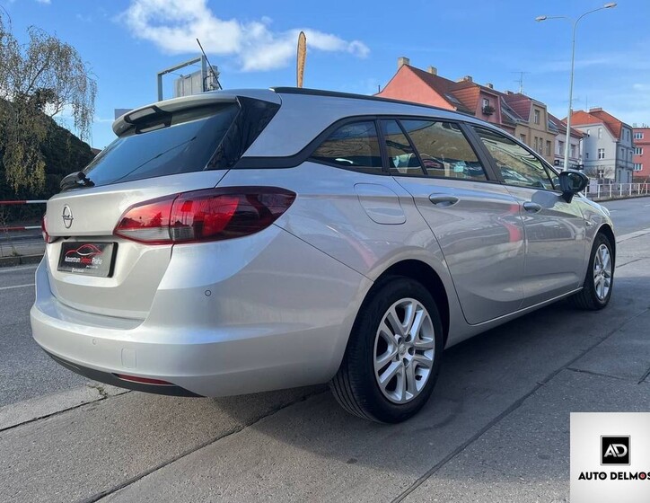 Opel Astra 8
