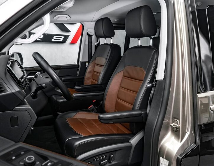 Volkswagen Multivan 13