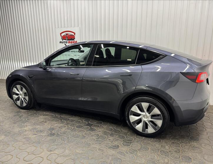 Tesla Model Y 5