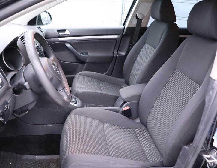 Volkswagen Golf Kombi 1,6 l 77 kw