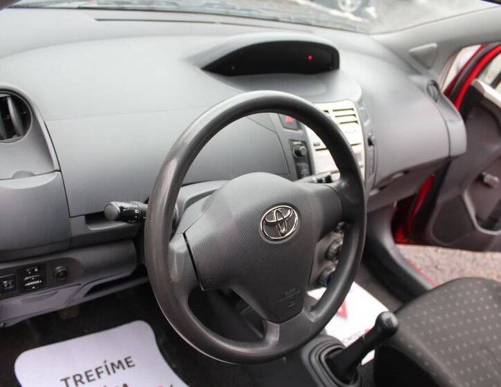 Toyota Yaris Hatchback 998,0 51 kw