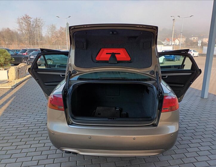 Audi A4 Sedan / Limuzína 1,9 l 85 kw