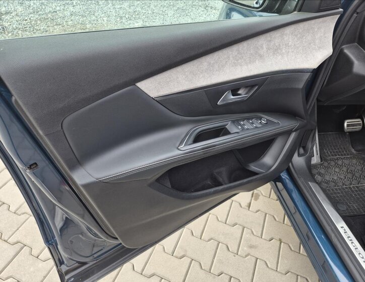 Peugeot 5008 MPV 1,6 l 133 kw