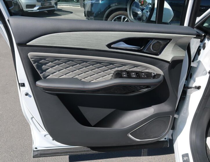 Dongfeng U-Tour MPV 1,5 l 130 kw