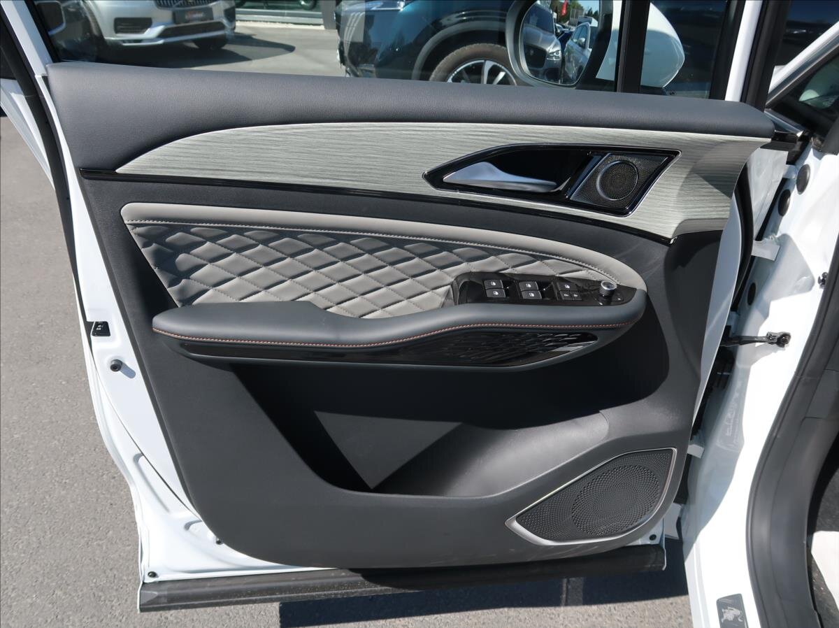 Dongfeng U-Tour MPV 1,5 l 130 kw